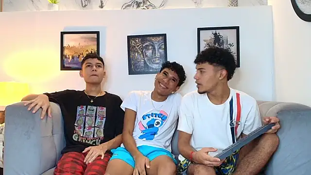 COUPLES BOYS online show from 03-11-26, 01:33