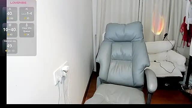 linlinjiang33 online show from 04-16-26, 02:56