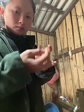 Snapshot of Thaoem chatting on 12-18-25, 04:29 Thaoem online show from 12-18-25, 04:29