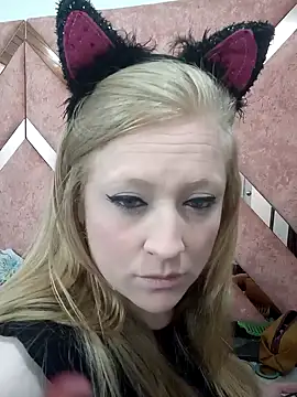 Snapshot of AliceCat_02 chatting on 12-03-25, 04:53 AliceCat 02 online show from 12-03-25, 04:53