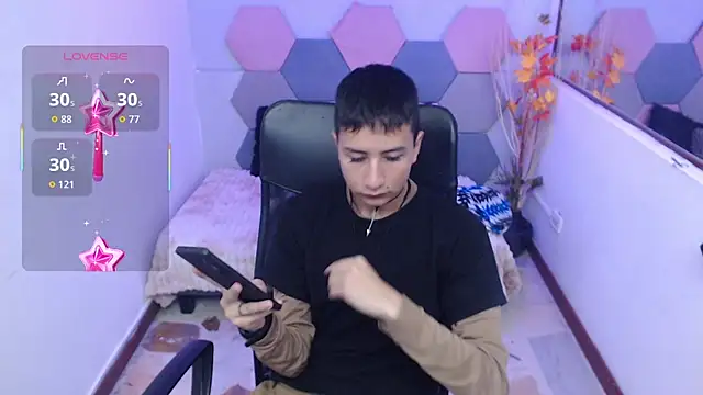 Snapshot of AngelRonson_ chatting on 12-04-25, 04:11 AngelRonson online show from 12-04-25, 04:11