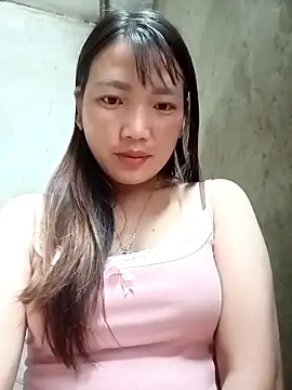 Maymayx2 online show from 12-17-25, 01:11