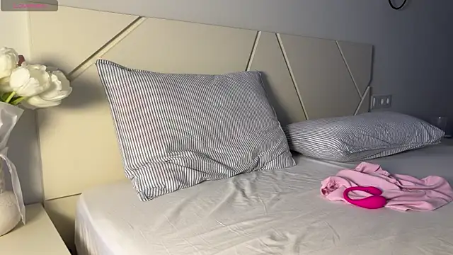 tinyholess online show from 02-19-26, 02:24