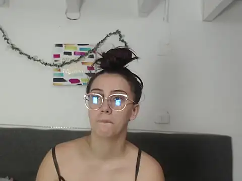 abigail smith15 online show from 04-06-26, 07:15