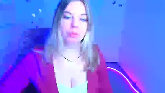 Amanda Swannn online show from 04-26-26, 06:00