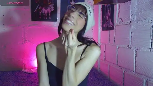 Snapshot of kattycat__ chatting on 12-05-25, 05:05 kattycat online show from 12-05-25, 05:05