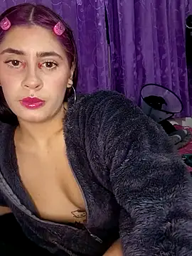 IsabellaCherryX online show from 12-14-25, 05:24