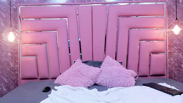 Snapshot of HOTTIE_MIA_ chatting on 12-01-25, 07:19 HOTTIE MIA online show from 12-01-25, 07:19