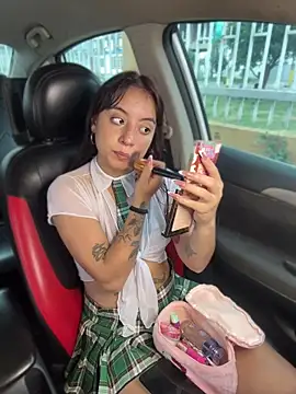 Mia fiire online show from 04-13-26, 07:08