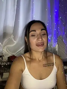 Snapshot of MonikaSi chatting on 06-15-26, 03:58 MonikaSi online show from 06-15-26, 03:58