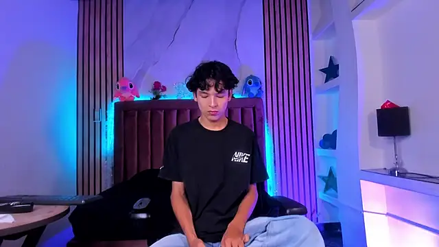 SthepanodiMonaco online show from 01-09-26, 08:54