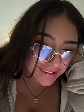 Snapshot of Dafne_se chatting on 07-23-26, 01:30 Dafne se online show from 07-23-26, 01:30