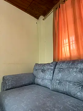 Snapshot of Diego_Navas1 chatting on 12-17-25, 01:28 Diego Navas1 online show from 12-17-25, 01:28