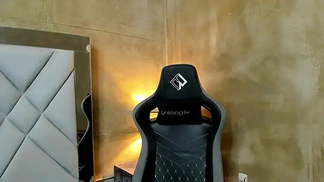 Snapshot of maddox_santana chatting on 12-17-25, 09:26 maddox santana online show from 12-17-25, 09:26