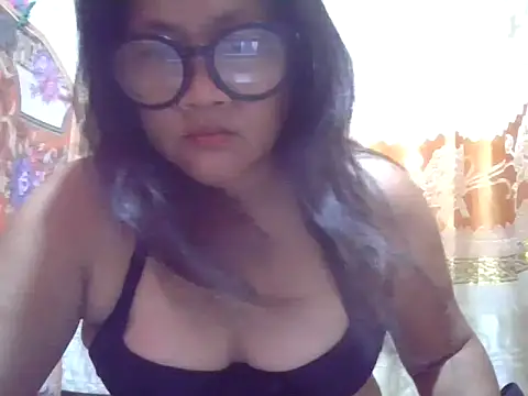 Snapshot of fireflower70 chatting on 12-16-25, 12:10 fireflower70 online show from 12-16-25, 12:10