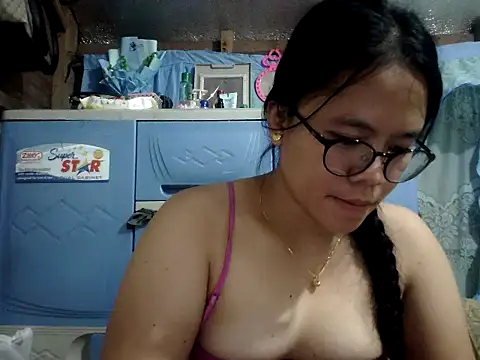 Snapshot of xxdreamgirl69 chatting on 06-21-26, 10:18 xxdreamgirl69 online show from 06-21-26, 10:18