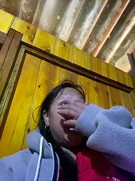 Snapshot of LeoPet2x chatting on 11-30-25, 02:15 LeoPet2x online show from 11-30-25, 02:15