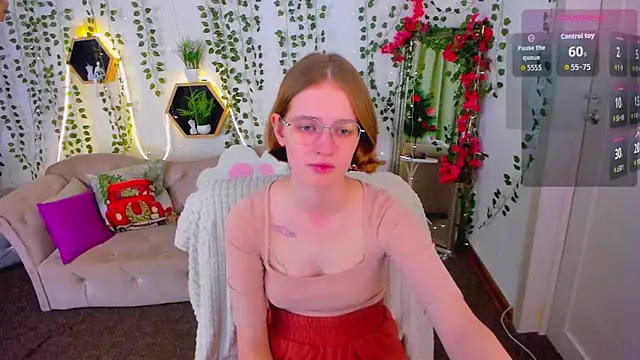 Mia Mooore online show from 12-17-25, 02:01