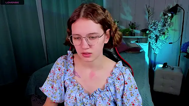 Mia Mooore online show from 02-26-26, 01:32