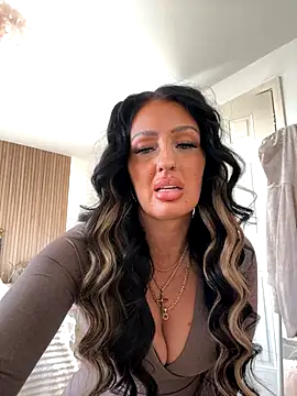 Lolaxox  online show from 12-19-25, 11:28