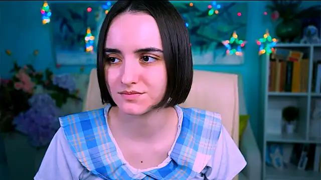 KateWillows online show from 04-12-26, 04:39