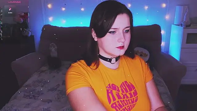 Snapshot of AlvaRina chatting on 12-17-25, 07:20 AlvaRina online show from 12-17-25, 07:20