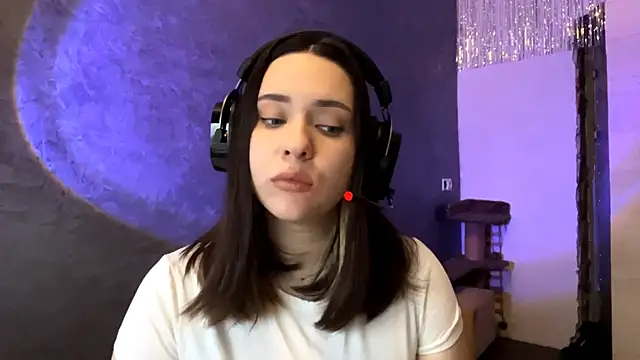 Snapshot of AngeliqueSulima chatting on 12-16-25, 07:02 AngeliqueSulima online show from 12-16-25, 07:02