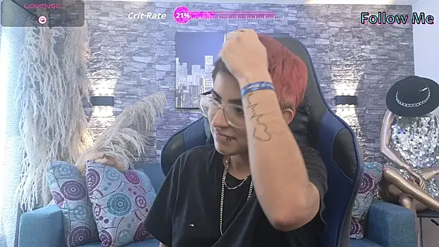 Snapshot of valeryevansvg chatting on 12-17-25, 03:51 valeryevansvg online show from 12-17-25, 03:51