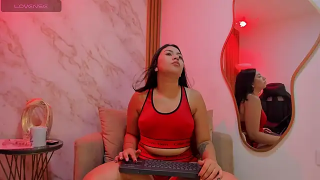 Snapshot of karen_sweet93 chatting on 12-03-25, 11:30 karen sweet93 online show from 12-03-25, 11:30