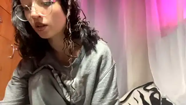 Snapshot of Raylli_Jorden chatting on 12-05-25, 03:09 Raylli Jorden online show from 12-05-25, 03:09