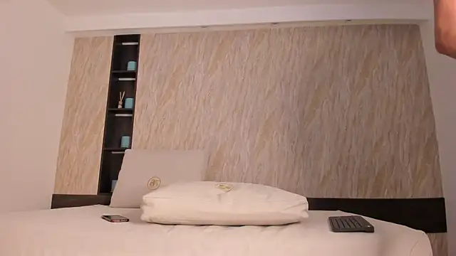 ayla velt online show from 02-18-26, 07:43