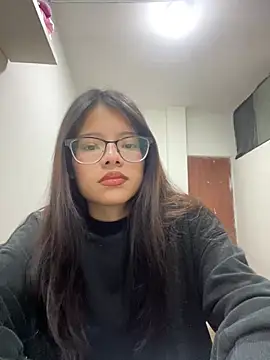 omifresita online show from 06-19-26, 01:59