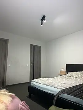 Snapshot of s4rah chatting on 02-13-26, 07:37 s4rah online show from 02-13-26, 07:37