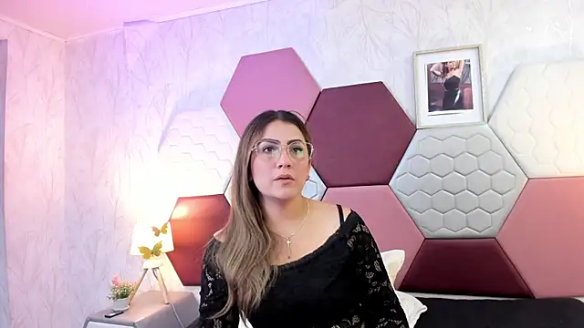 AriaRous online show from 04-23-26, 04:31