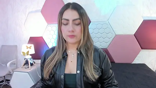 Snapshot of AriaRous chatting on 06-06-26, 01:49 AriaRous online show from 06-06-26, 01:49