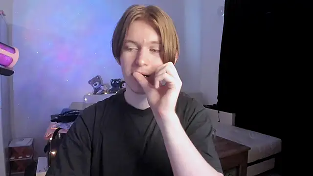 Snapshot of y0urSteve chatting on 02-12-26, 11:16 y0urSteve online show from 02-12-26, 11:16