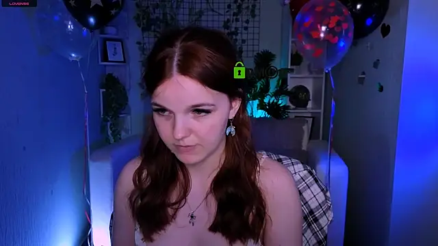 Snapshot of mikameovv chatting on 06-17-26, 11:38 mikameovv online show from 06-17-26, 11:38
