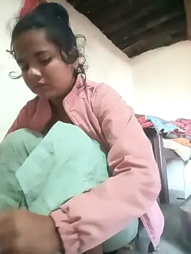 Snapshot of Monka_cute34 chatting on 12-16-25, 02:38 Monka cute34 online show from 12-16-25, 02:38