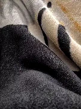 Snapshot of TwinklyBasket897 chatting on 12-14-25, 04:34 TwinklyBasket897 online show from 12-14-25, 04:34