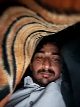 Snapshot of TwinklyBasket897 chatting on 12-15-25, 05:39 TwinklyBasket897 online show from 12-15-25, 05:39