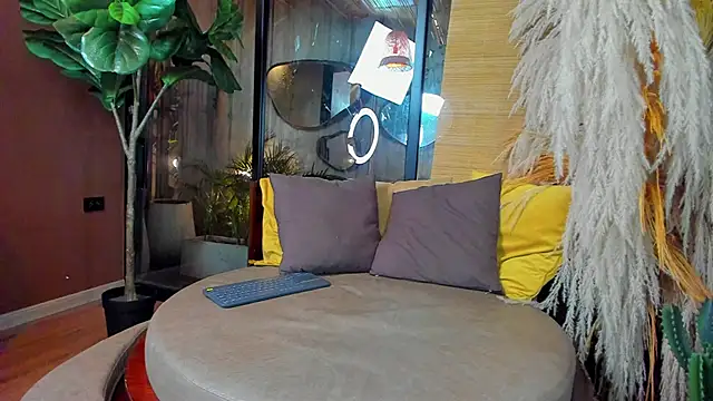 Snapshot of isaac_grimm chatting on 12-01-25, 04:17 isaac grimm online show from 12-01-25, 04:17