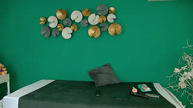 Snapshot of RoxanneJoy chatting on 04-26-26, 04:10 RoxanneJoy online show from 04-26-26, 04:10