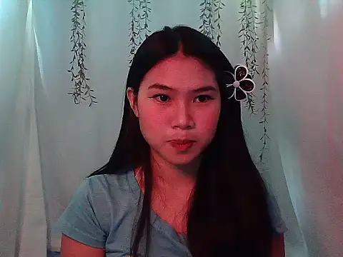 Snapshot of Allysonxx05 chatting on 12-16-25, 05:12 Allysonxx05 online show from 12-16-25, 05:12