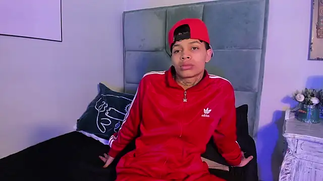 Snapshot of Renzo_Dogan chatting on 12-18-25, 11:38 Renzo Dogan online show from 12-18-25, 11:38