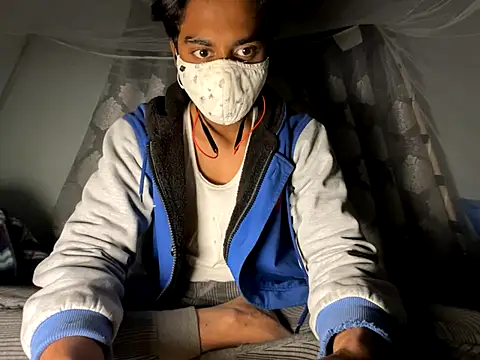 Snapshot of hunterboy2001 chatting on 12-02-25, 04:46 hunterboy2001 online show from 12-02-25, 04:46