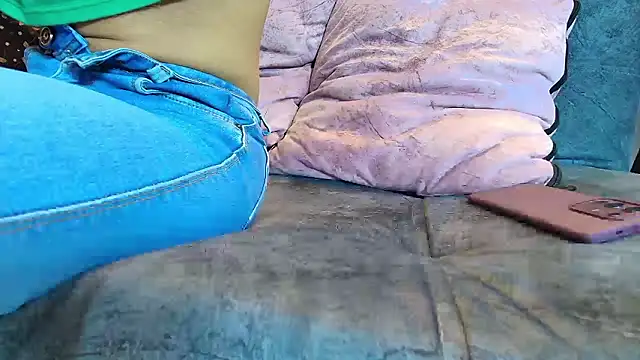 brunette candyy  online show from 02-03-26, 12:21