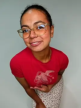 Snapshot of __VioletaHeaven__ chatting on 12-16-25, 11:37 VioletaHeaven online show from 12-16-25, 11:37