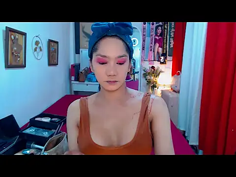 UrScreenGoddess online show from 12-18-25, 08:59