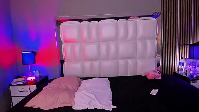 xCharlotte 20 online show from 12-20-25, 10:39