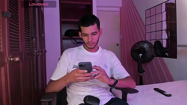 Snapshot of dear_lover1 chatting on 12-05-25, 11:30 dear lover1 online show from 12-05-25, 11:30